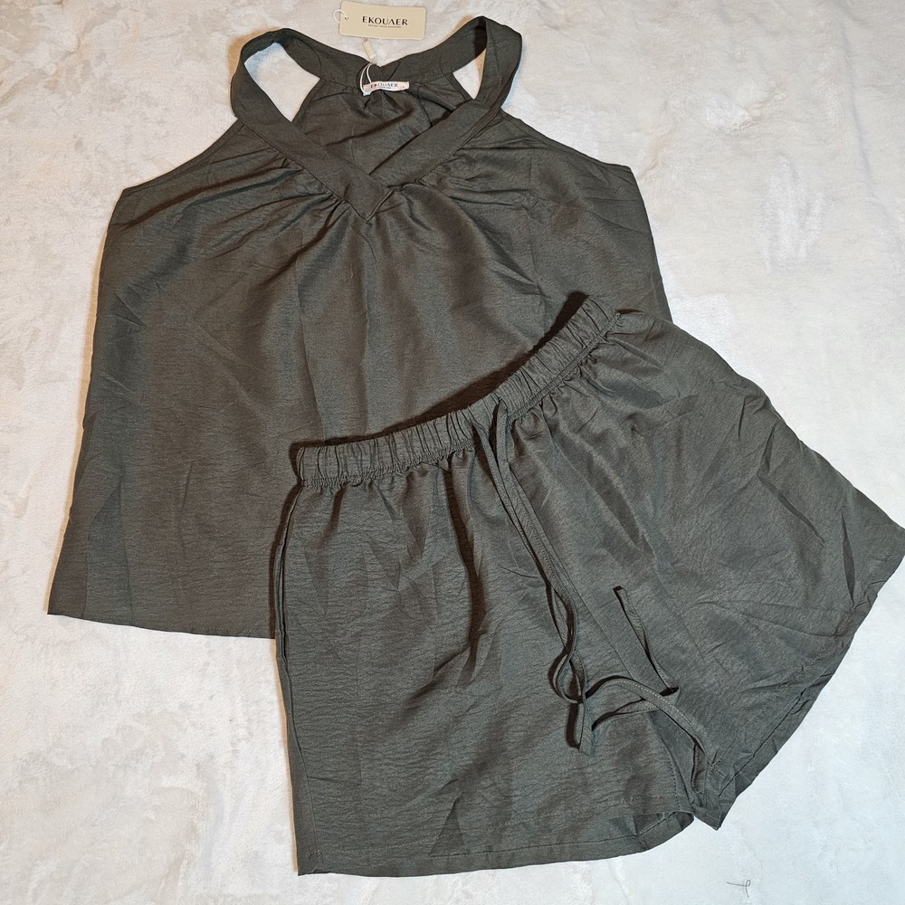 NWT Ekouaer Women's Olive Green Shorts Set Size Small